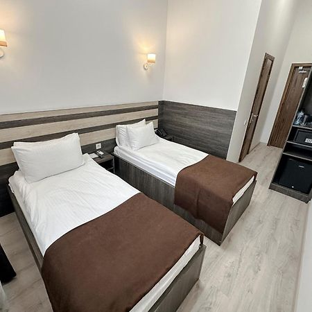 Infinity Plaza Hotel Atyraū Zewnętrze zdjęcie