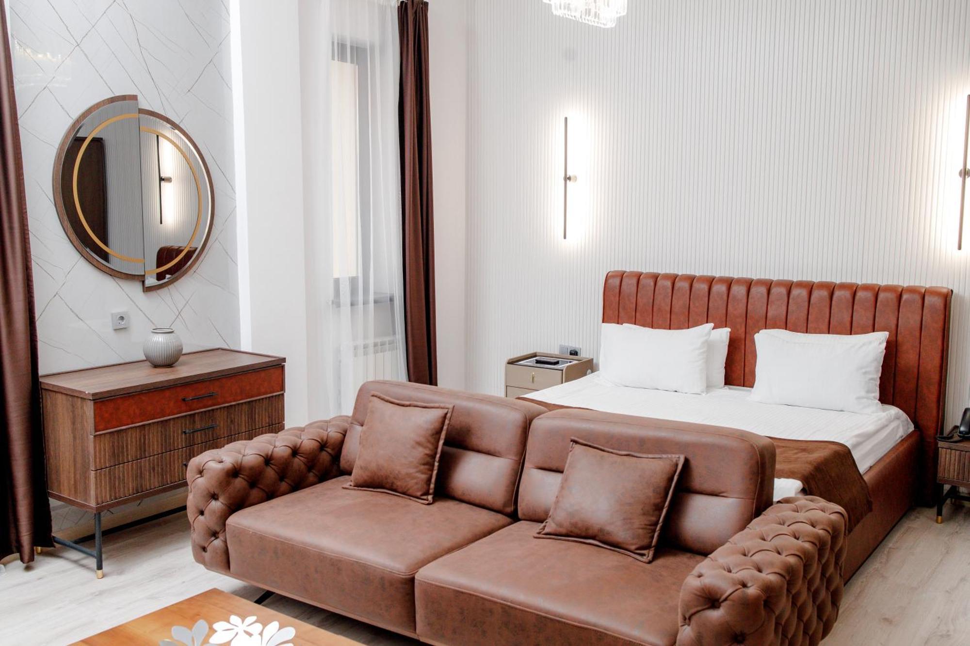 Infinity Plaza Hotel Atyraū Zewnętrze zdjęcie