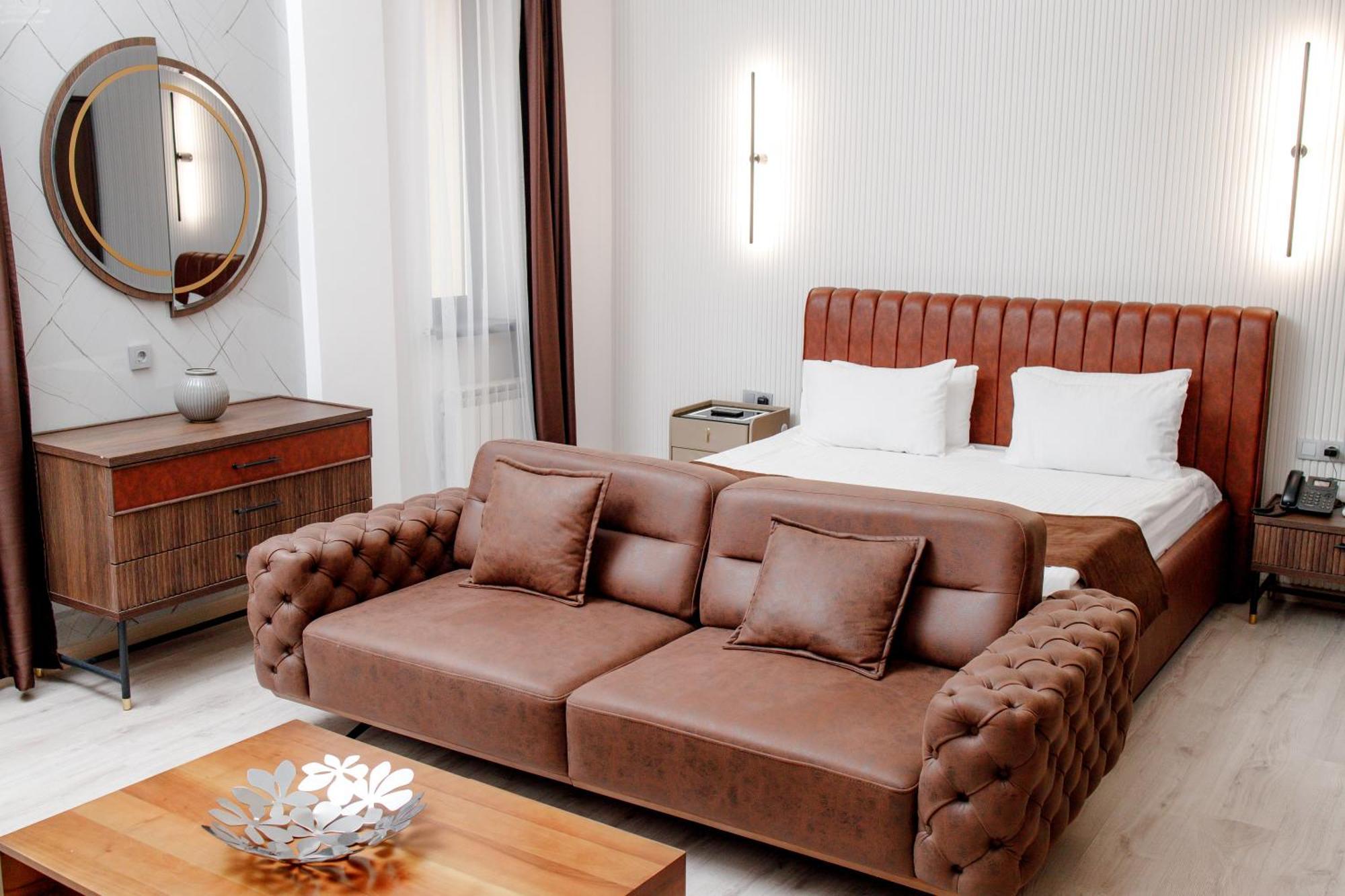 Infinity Plaza Hotel Atyraū Zewnętrze zdjęcie